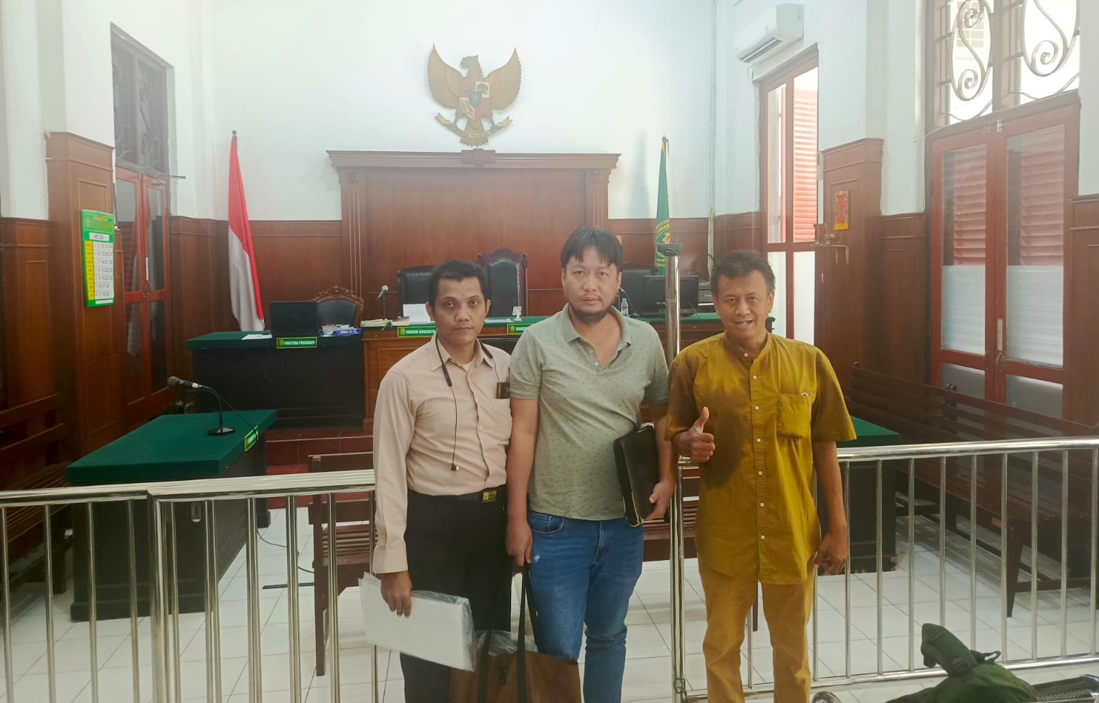 Kasus dugaan penggelapan dana asuransi Rp5,5 miliar dilaporkan ke polisi di Surabaya.