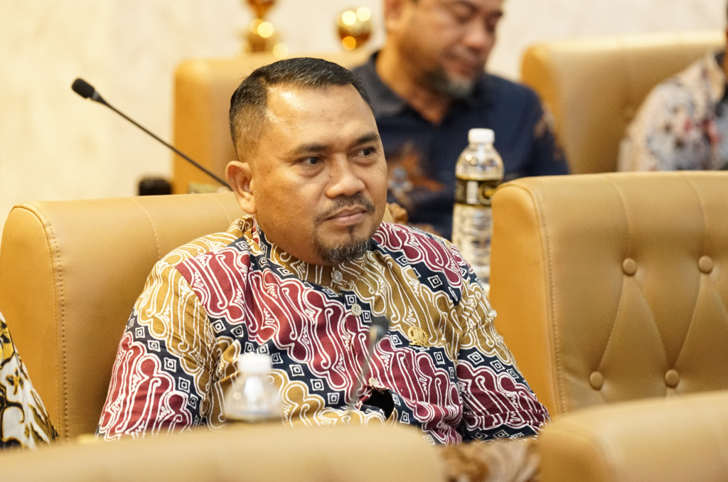 Keterangan Foto: Agus Cahyono mendorong penegakan hukum tegas dalam kasus penipuan CPNS palsu di Jawa Timur.