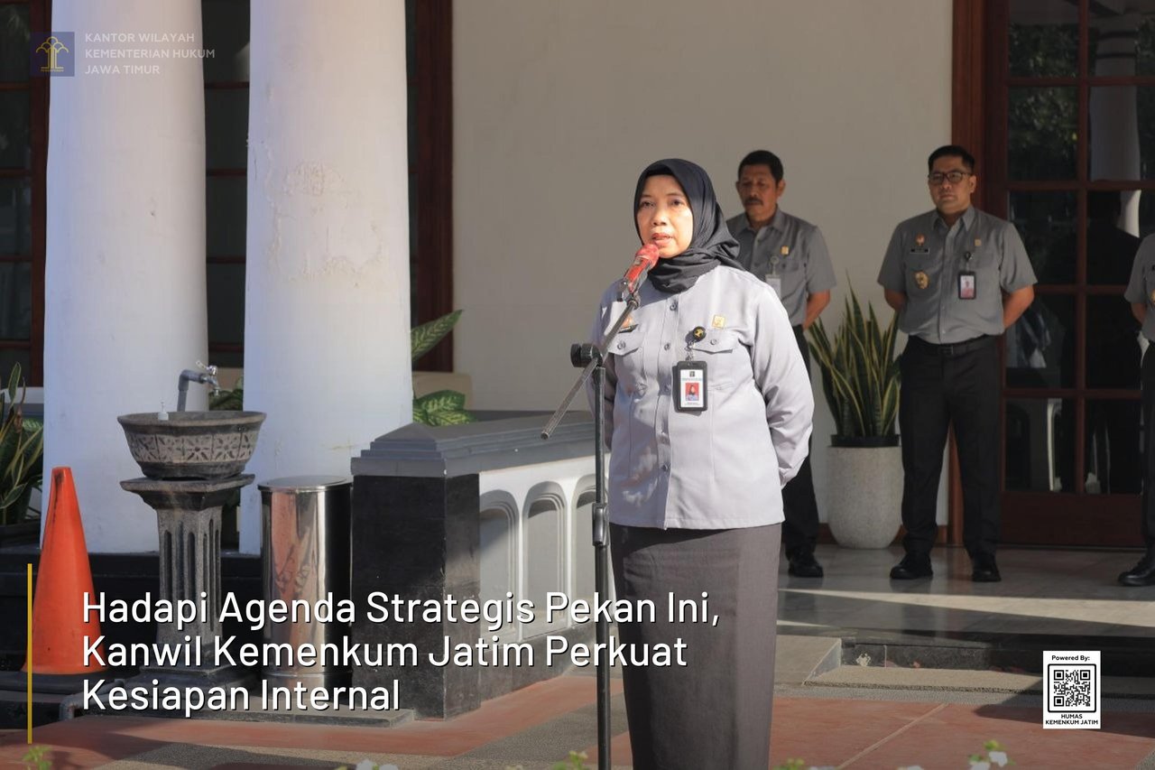 ASN Kanwil Kemenkum Jatim mengikuti apel pagi untuk memastikan kesiapan pelaksanaan SPIP dan layanan publik.