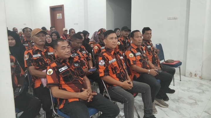 Keterangan Foto: Pengurus MPC PP Deli Serdang saat rapat pleno pembenahan struktur organisasi dan penunjukan caretaker PAC Lubuk Pakam dan Beringin.