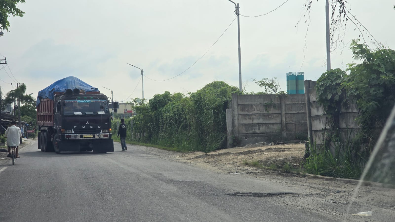 H. Turiman saat menggelar reses dan menyerap aspirasi warga Sukmajaya, Depok.