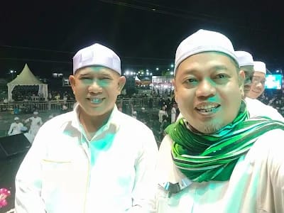 Ribuan jamaah menghadiri Haul ke-6 H. Andi Arsyad Petta Tahang di Masjid Agung Al-Falah, Tanah Bumbu, yang berlangsung khidmat dan penuh kebersamaan.