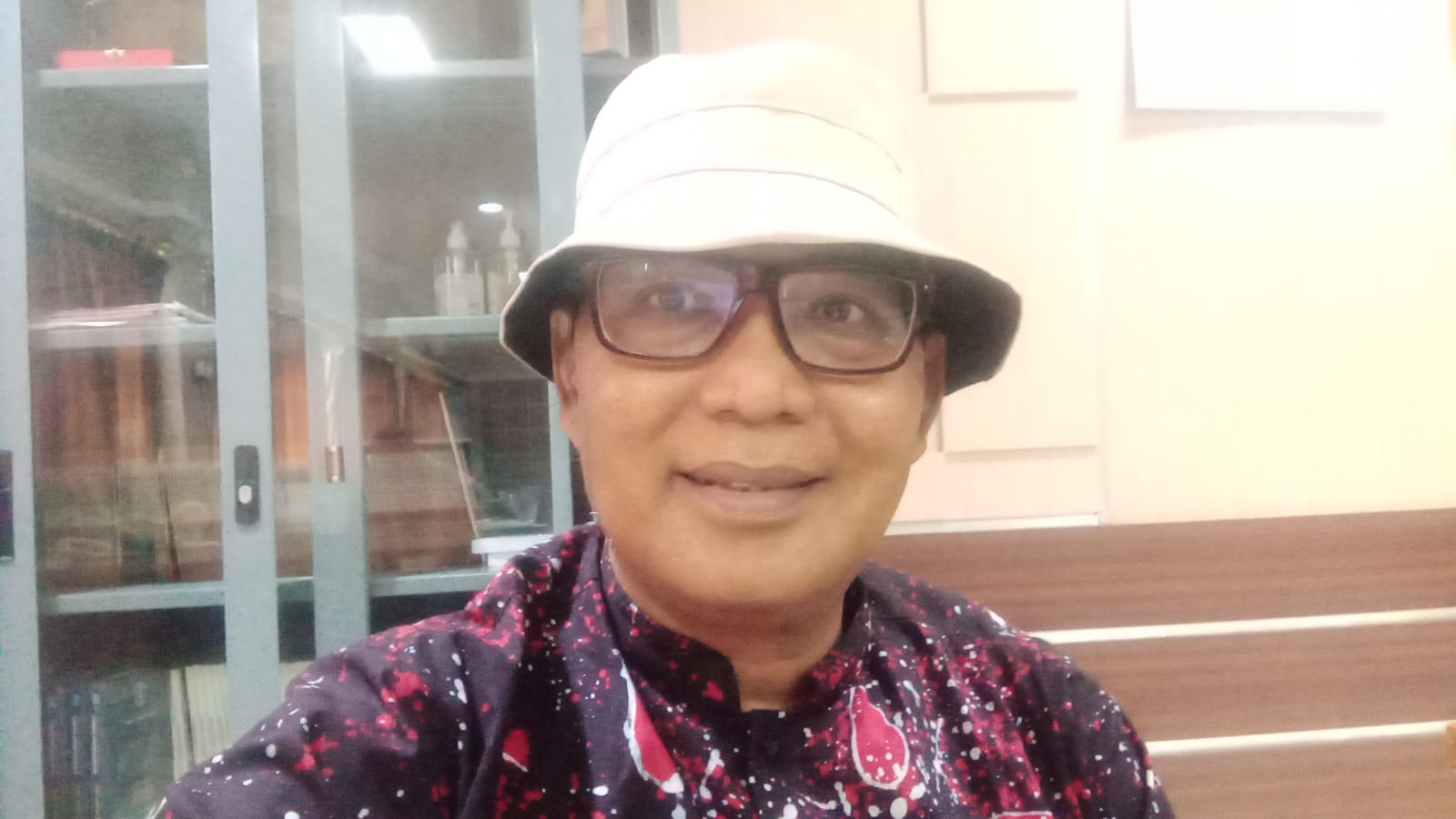 Teknologi memang melahirkan kemajuan, tetapi kebudayaan menentukan apakah kemajuan itu digunakan untuk memuliakan manusia atau justru melukai kemanusiaan itu sendiri