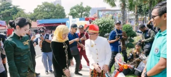 Gubernur Jawa Timur, Khofifah Indar Parawansa, menyampaikan bahwa kemampuan siswa SMK saat ini menunjukkan perkembangan yang sangat pesat.
