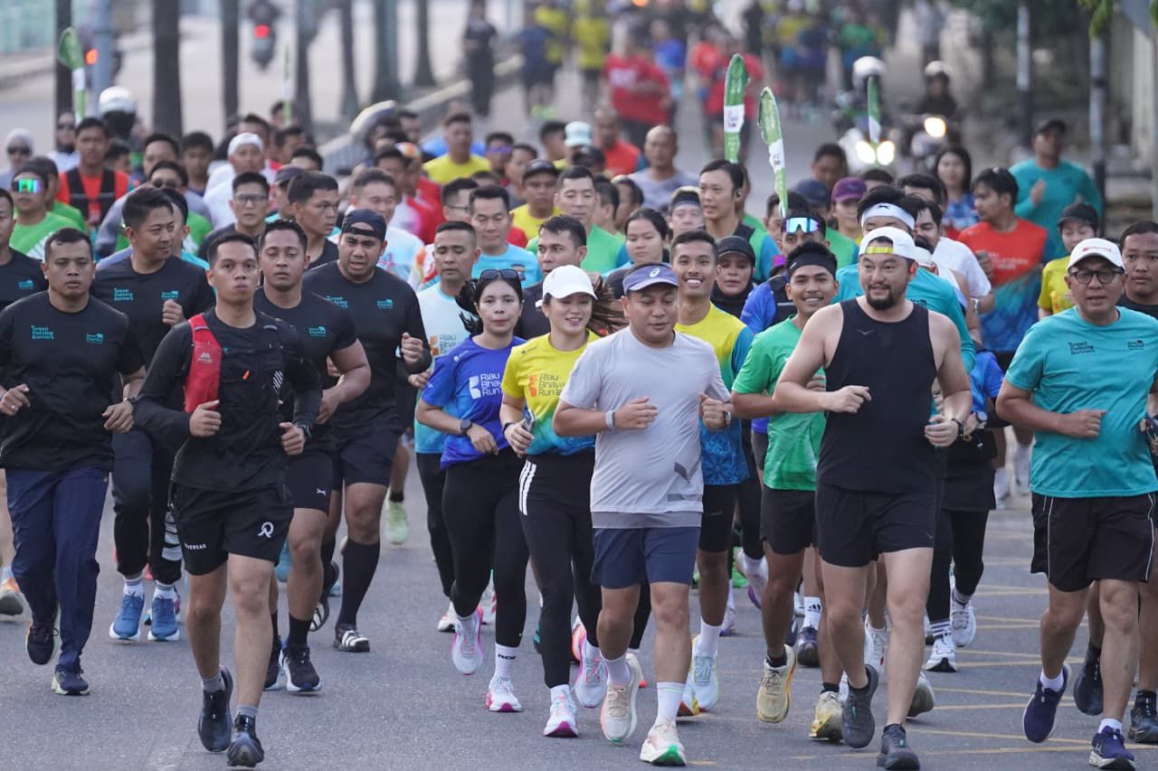 Herry Heryawan mengajak masyarakat peduli lingkungan saat launching Riau Bhayangkara Run 2026 di Pekanbaru.