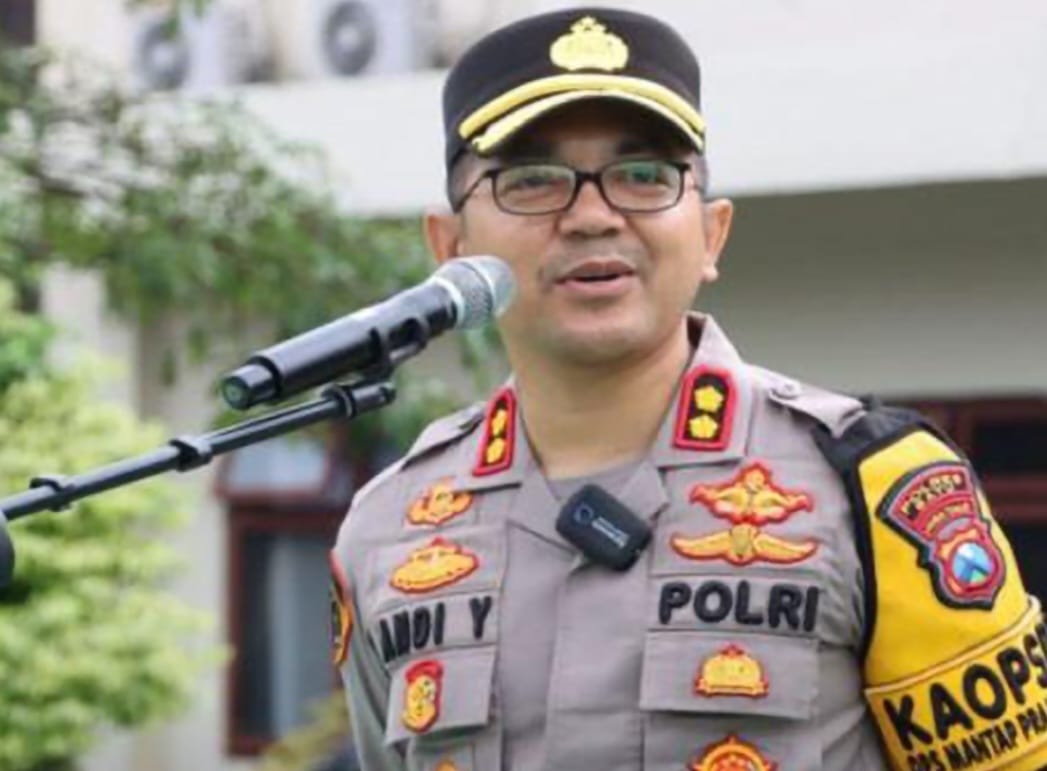 Kapolres Mojokerto saat di konfirmasi Ketua FWJI Jatim melakukan jawab muter-muter, pertanyaan yang disampaikan malah di lempar kepada Ketua Umum FWJI Indonesia