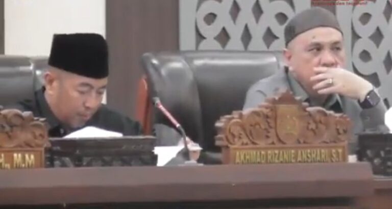 Guru Ali dan Akhmad Rizanie Anshari saat menjadi sorotan dinamika politik DPRD Banjar.