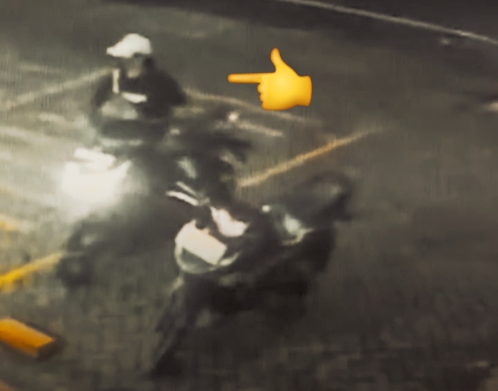 Rekaman CCTV aksi pelaku curanmor di kawasan Simokerto Surabaya yang kini masih diburu polisi.