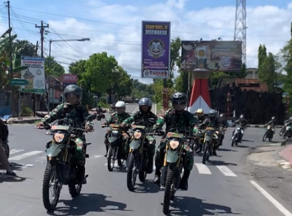 Personel Kodim 0728/Wonogiri melaksanakan patroli gabungan untuk menjaga keamanan wilayah saat Hari Buruh 2026.
