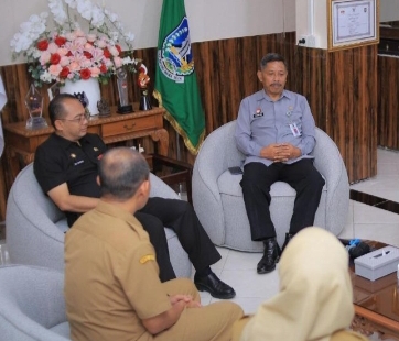 Sinergi Kantor Wilayah Kementerian Hukum Jawa Timur dan Badan Kesatuan Bangsa dan Politik Provinsi Jawa Timur saat audiensi penguatan pengawasan ormas di Surabaya.
