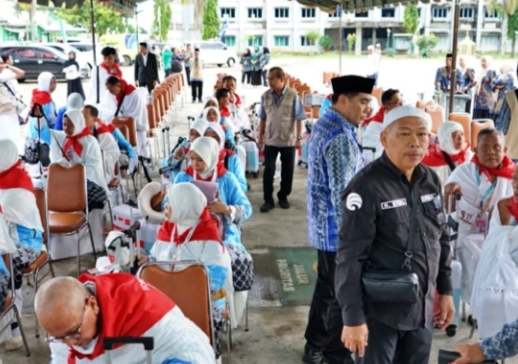 Setelah Perjalanan 10 Jam, Jamaah Haji Kotabaru Tiba di Banjarbaru