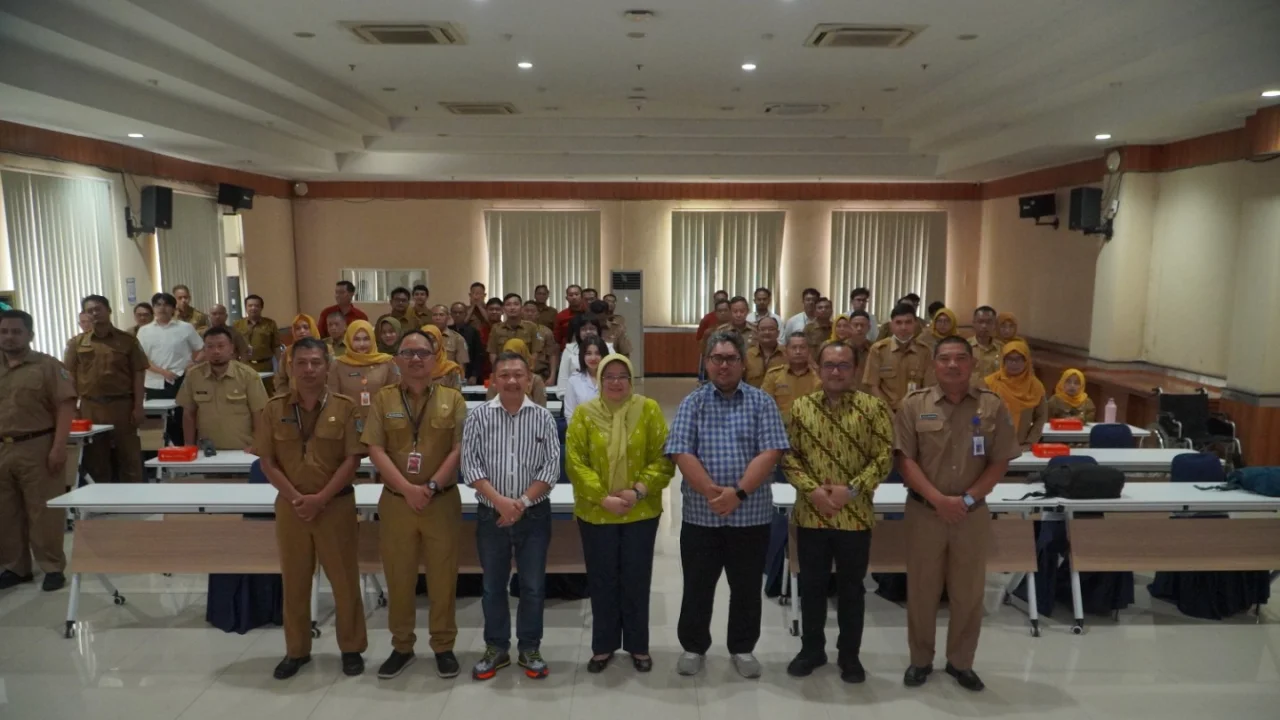 Peserta mengikuti pelatihan etika peliputan yang digelar Dinas Komunikasi dan Informatika Provinsi Jawa Timur di Surabaya.