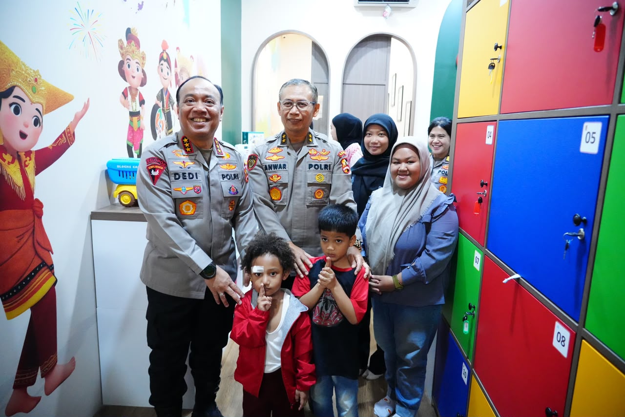 Fasilitas daycare tersebut disiapkan untuk mendukung kebutuhan pengasuhan anak bagi anggota Polri maupun masyarakat non-Polri yang sedang mengikuti kegiatan di lingkungan Gedung TNCC Mabes Polri. Daycare beroperasi setiap hari kerja, Senin hingga Jumat, pukul 06.30 WIB hingga 17.00 WIB.