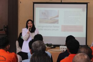 Ket Foto : Cegah Penyebaran Penyakit Menular, Lapas Sidoarjo Gelar Sosialisasi Pencegahan dan Pengendalian Infeksi Hantavirus