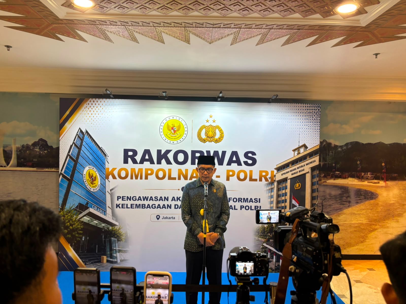 Dr. Yusuf Warsyim, S.Ag., M.H., selaku Komisioner Kompolnas sekaligus Ketua Panitia Rakorwas Kompolnas 2026 menjelaskan bahwa Rakorwas merupakan agenda tahunan yang mempertemukan Kompolnas dan Polri dalam rangka mengoordinasikan pelaksanaan pengawasan internal maupun pengawasan fungsional eksternal terhadap institusi Polri.