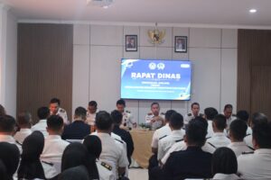 Ket Foto : Perkuat Profesionalisme Petugas, Kalapas Sidoarjo Berikan Arahan dan Evaluasi Kinerja Jajaran