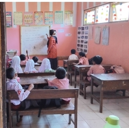 Sekolah Kekurangan Ruang Kelas, Guru SDN Sumber Dumpyong 2 Bondowoso Andalkan Iuran
